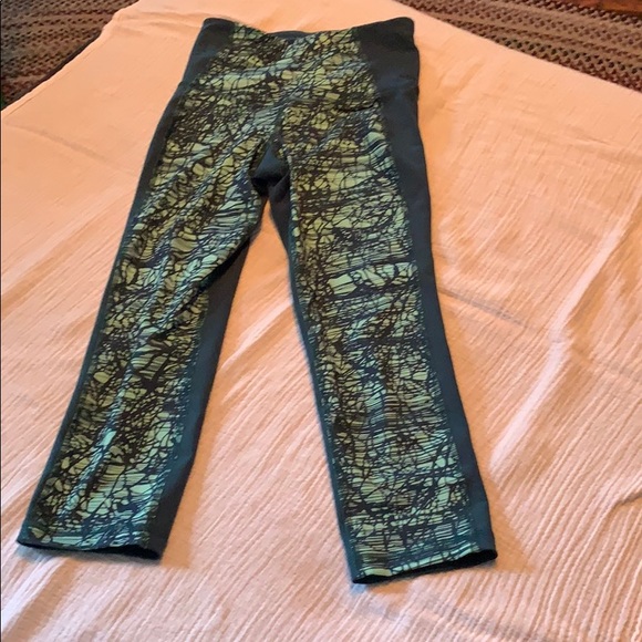 Old navy active wear pants xs - Picture 4 of 4